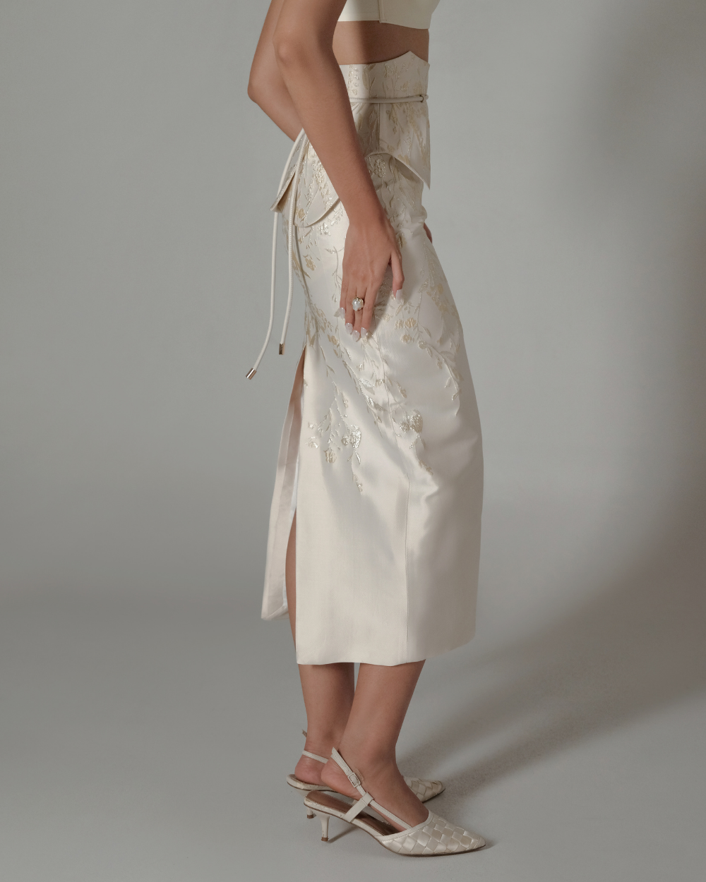 Alessia Set Ivory-Gold (Belt & Skirt)