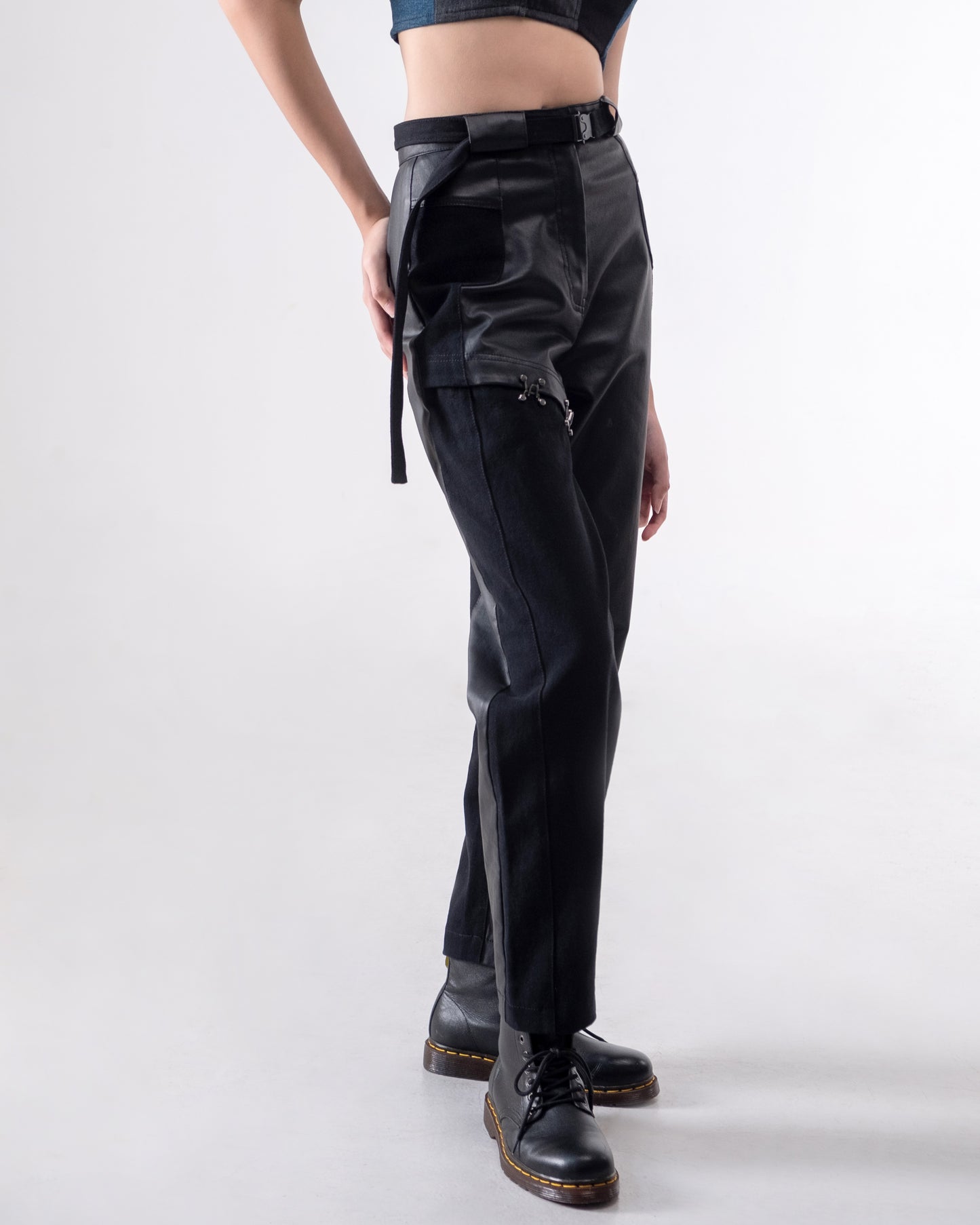 Genesis Pants Black